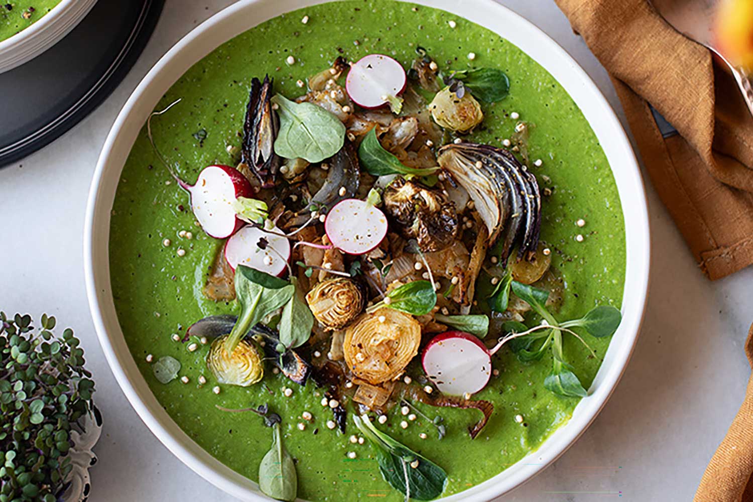 Loaded Erbsensuppe mit Gemüse