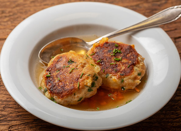 Kaspressknödel mit Kartoffelpanade