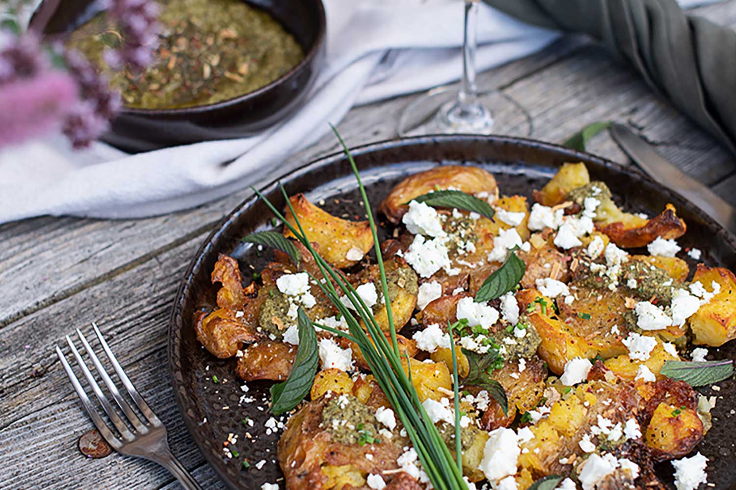 Smashed Potatoes mit Salsa Verde 