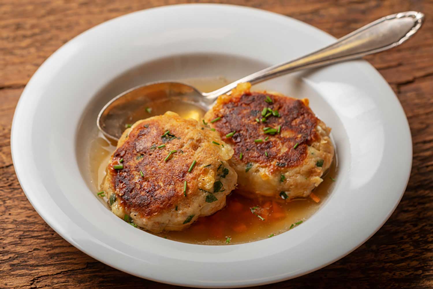 Kaspressknödel mit Kartoffelpanade