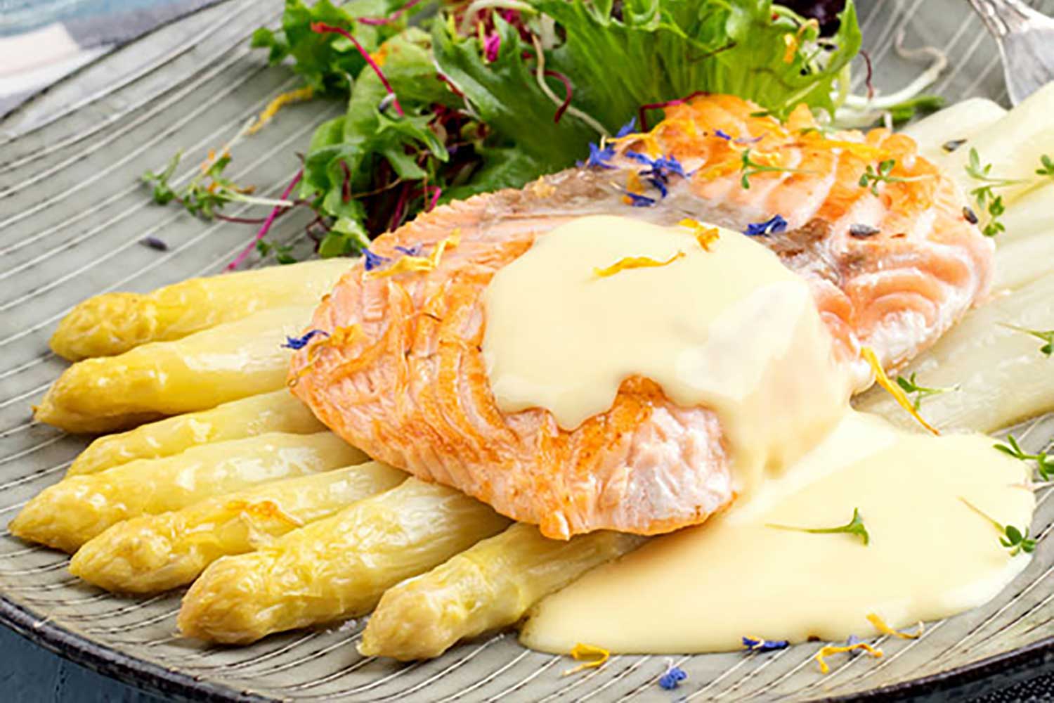 Spargel mit Lachs