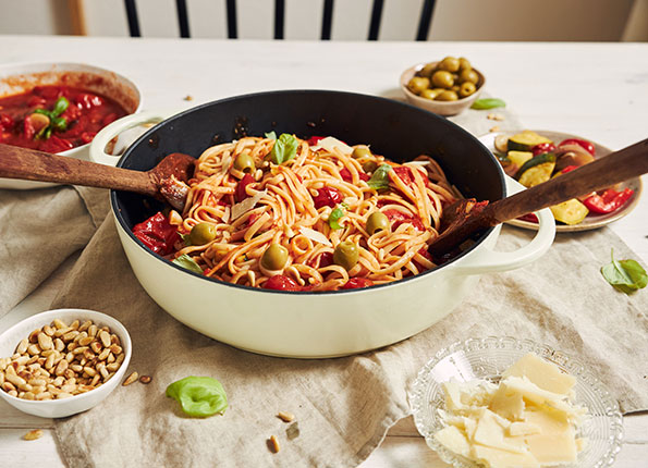 Linguine Nester mit Tomaten-Ratatouille